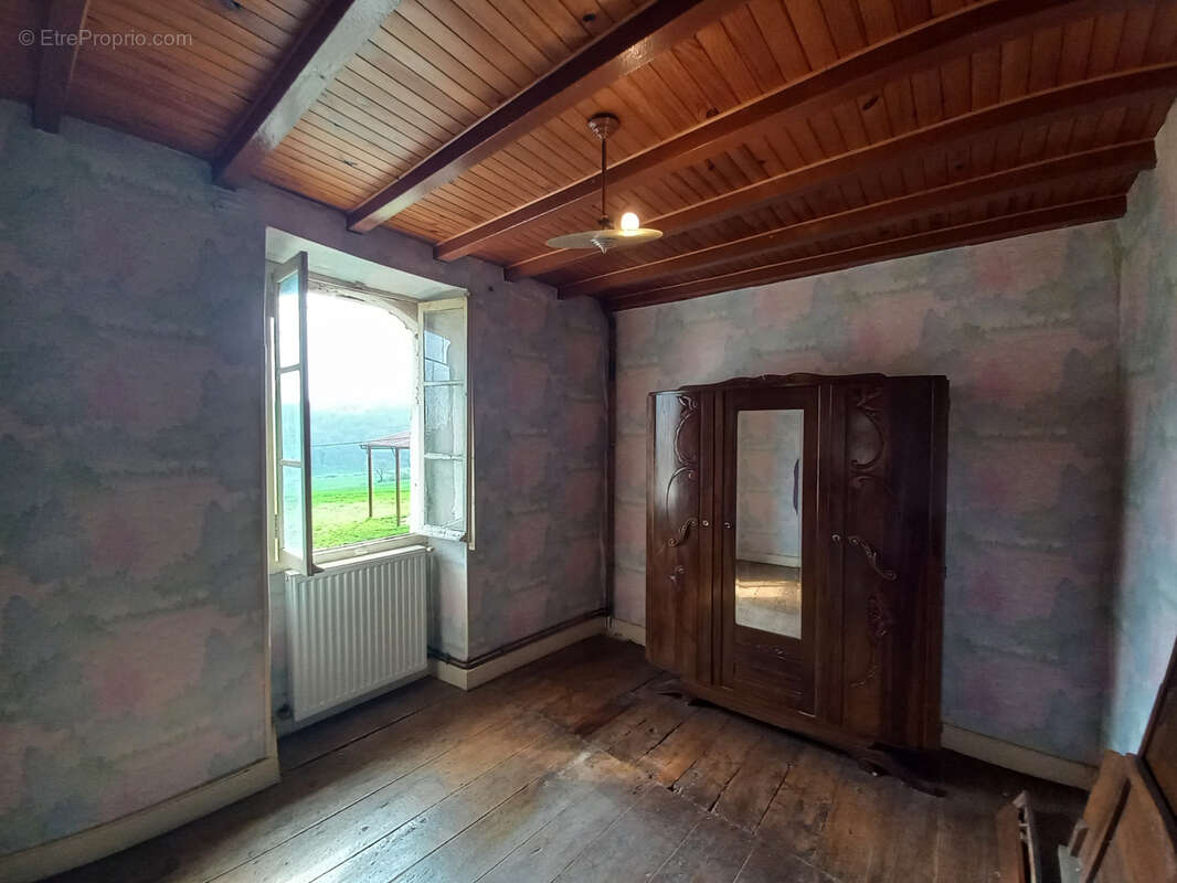 Maison à MONTESQUIOU