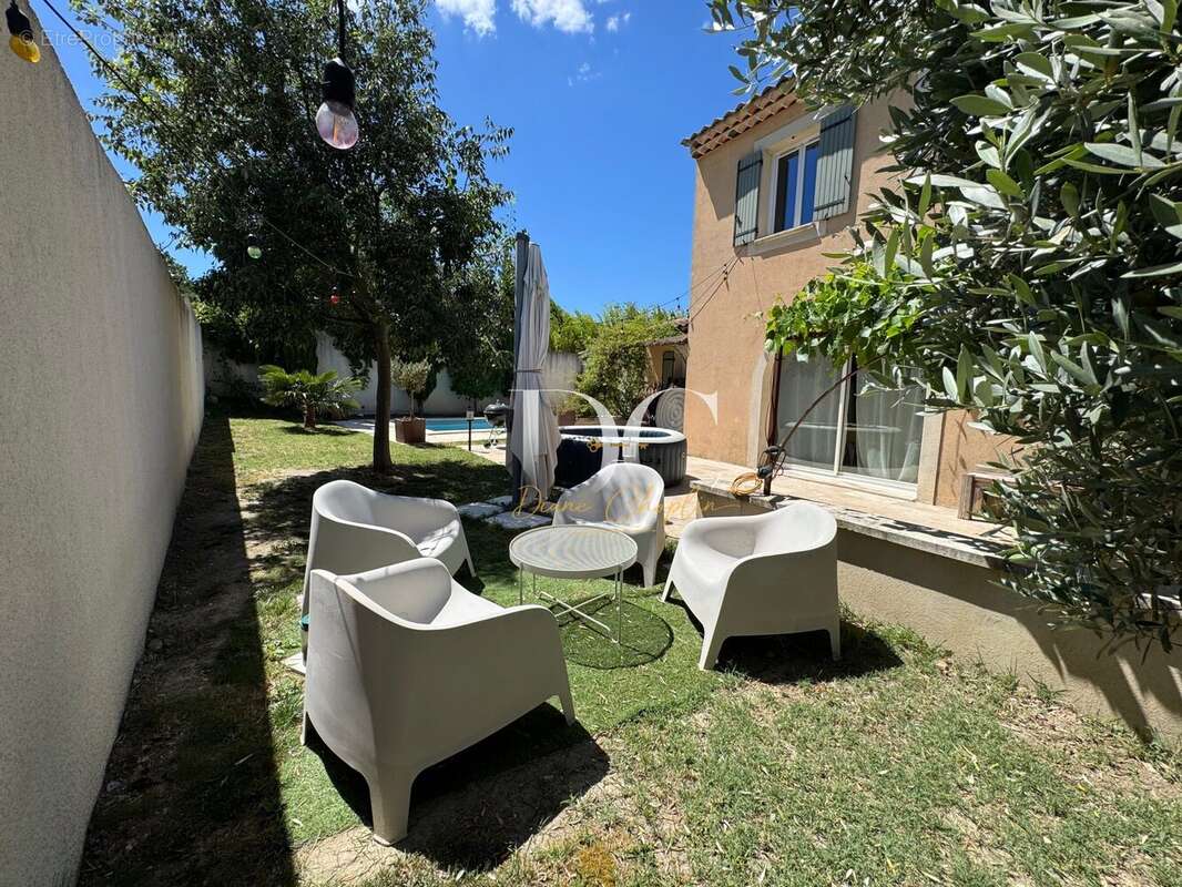 Maison à CHATEAUNEUF-DE-GADAGNE
