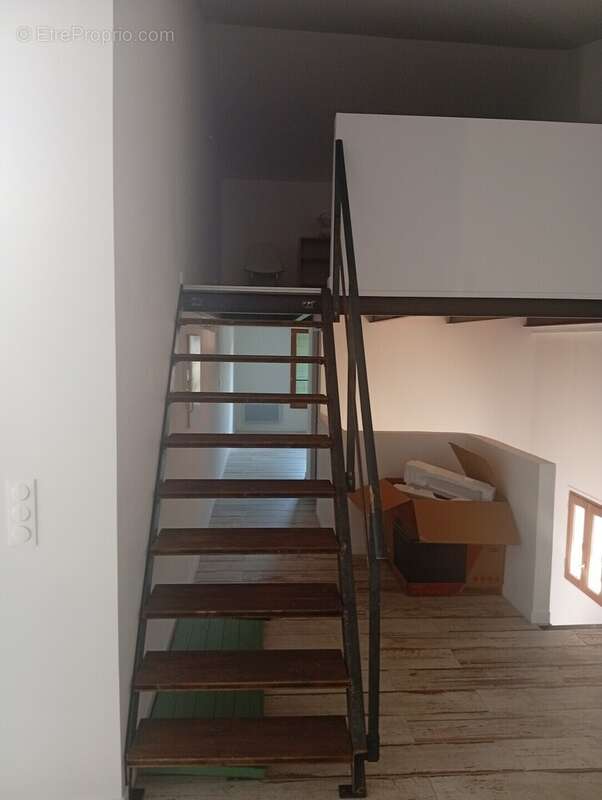 Appartement 91 m² à Rognes  - photo 118