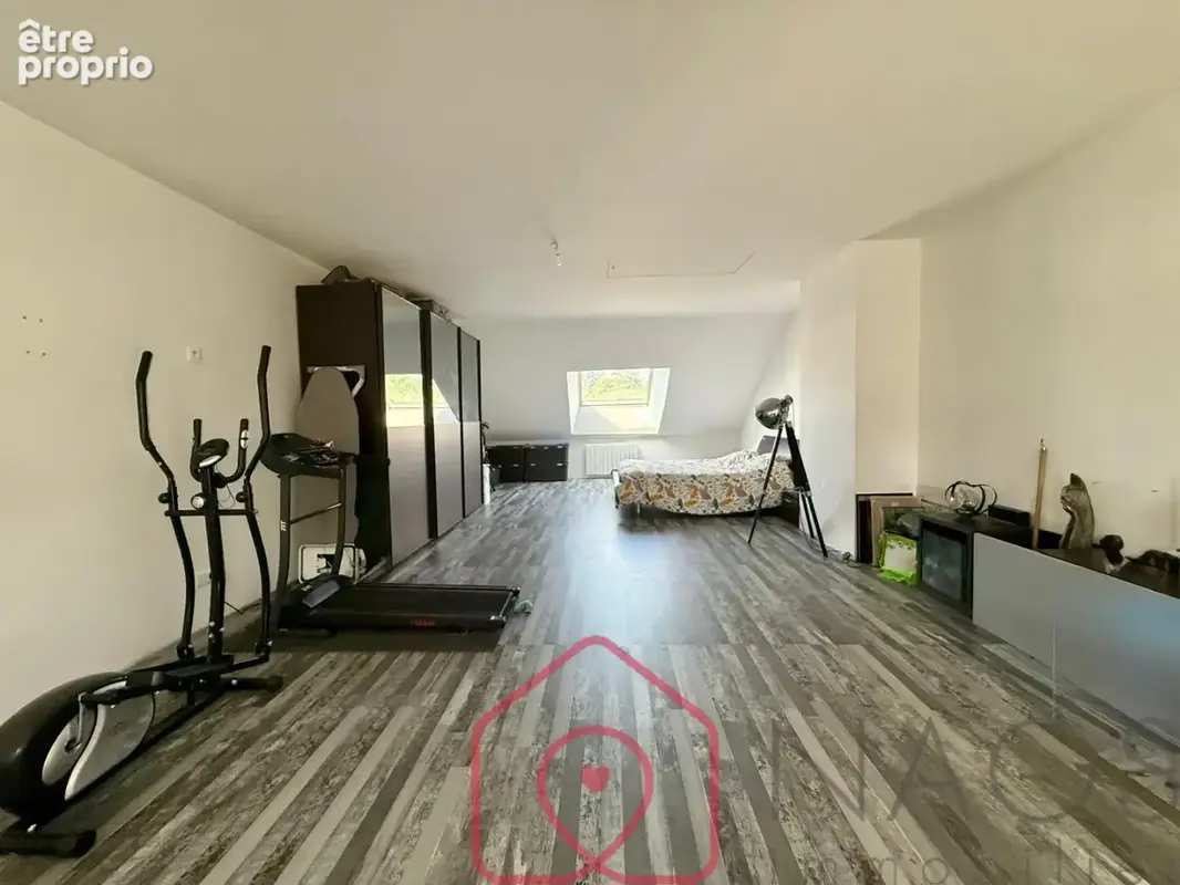 Maison de caractère de 200 m2 avec grange : un bien rare aux beaux volumes - photo 4