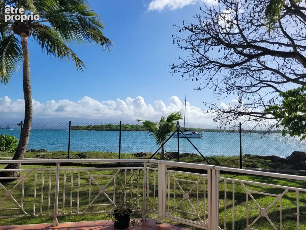 Bas-du-Fort : Vue mer, grande terrasse et calme recherché - photo 2