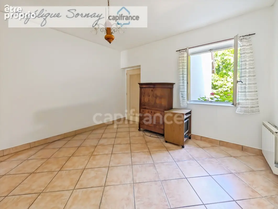 Louhans – 202 m² / 6 chambres / 2 500 m² / 4 garages – un potentiel rare ! - photo 22