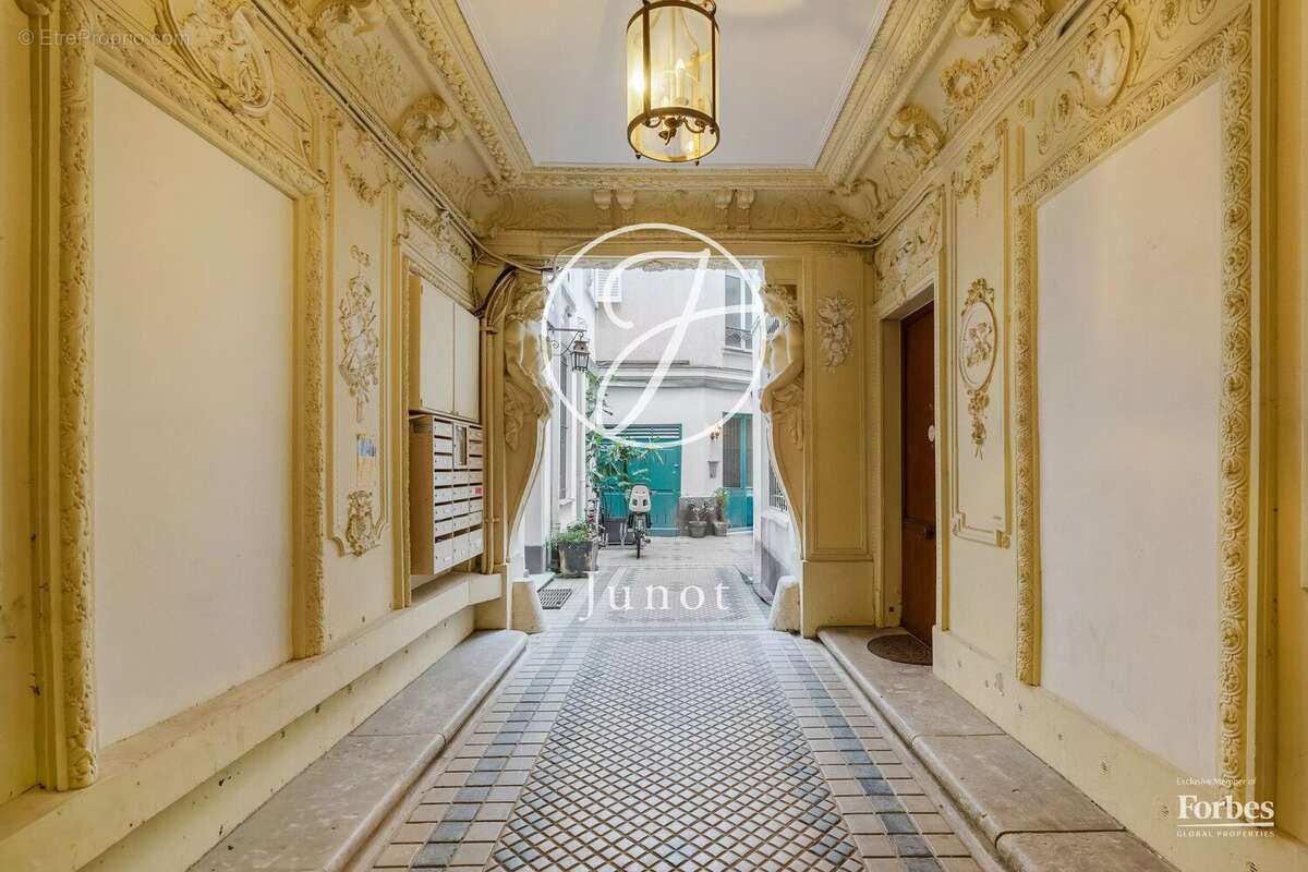 Appartement à PARIS-9E