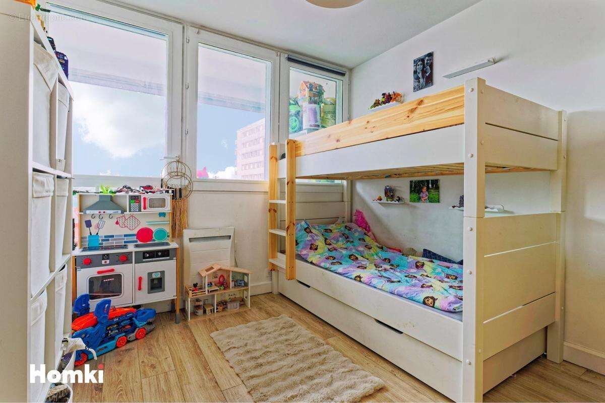 Appartement à CHARENTON-LE-PONT