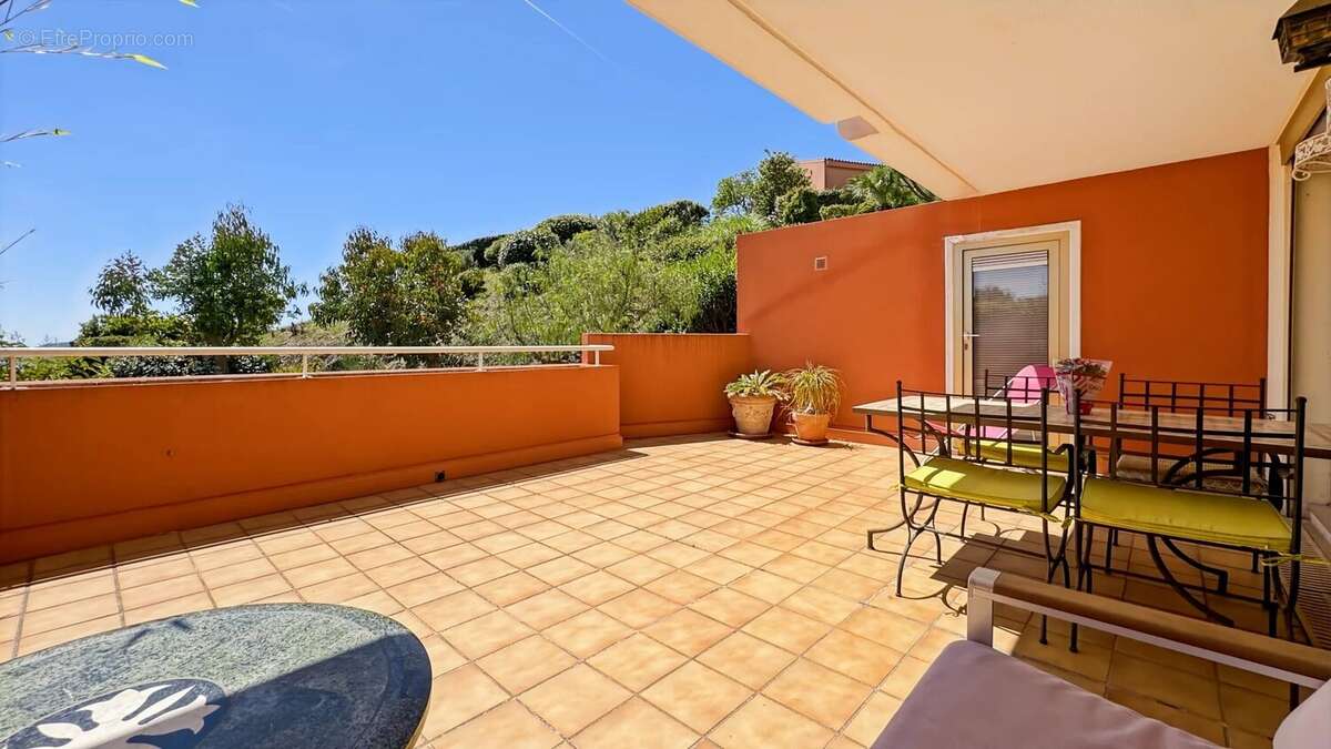 Appartement à MANDELIEU-LA-NAPOULE