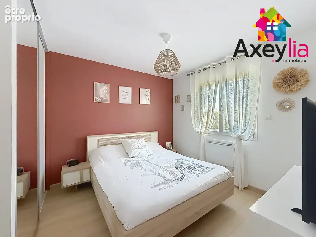 A vendre - mably - maison de plain-pied avec 3 chambres, terrain, pergola et piscine - photo 15
