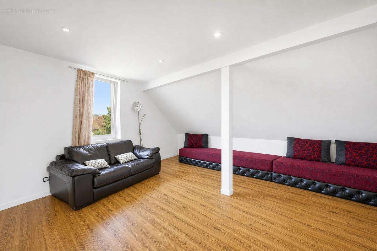 Maison de 8 pièces de 218 m² à Ingwiller - photo 14