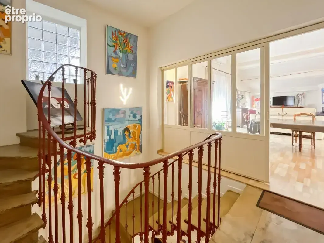 Maison atypique avec terrasse et stationnement – Béziers Centre - À Vendre - photo 8
