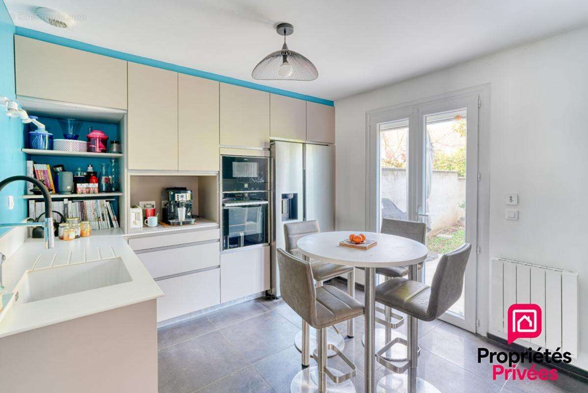 Maison à DECINES-CHARPIEU