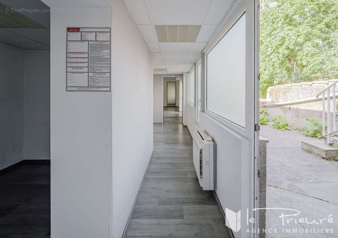 Albi - Immeuble à fort potentiel avec appartement T4 et grand local professionnel - photo 6