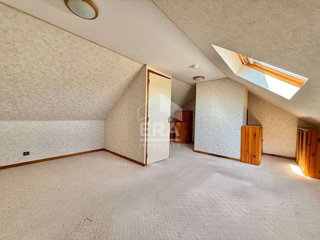 Maison à SAINT-JEAN-DE-BRAYE