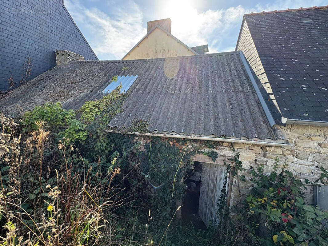 Parking à PLOMODIERN