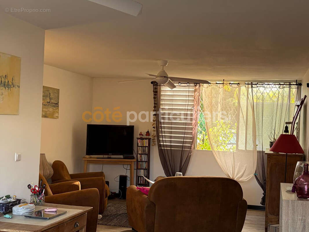 À VENDRE -T2 en rez-de-jardin  résidence avec piscine LE GOSIER - photo 11