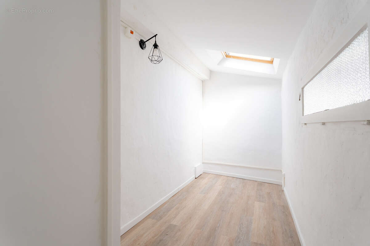 Maison à SIMIANE-COLLONGUE