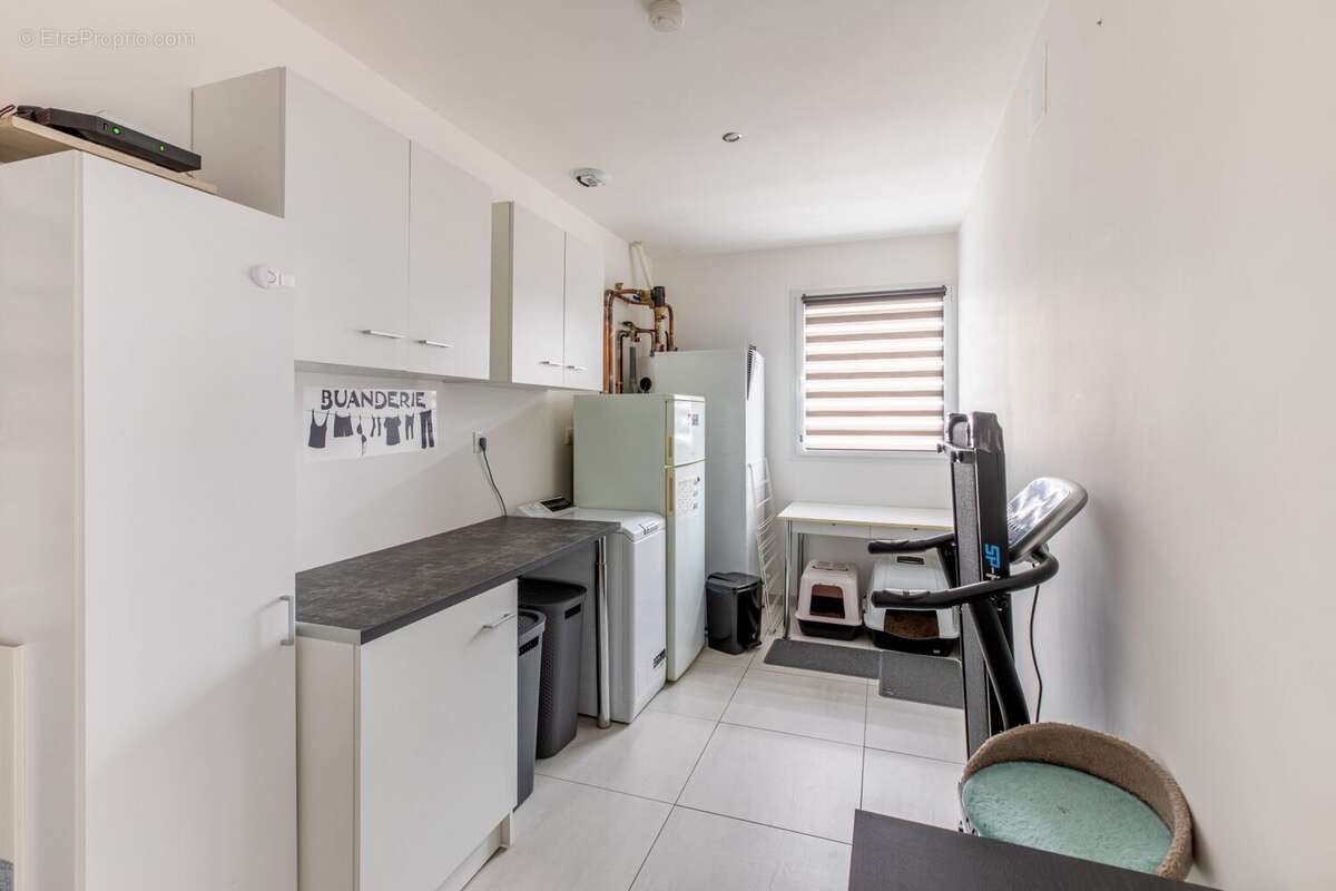 Maison à CHARBONNIERES-LES-VARENNES