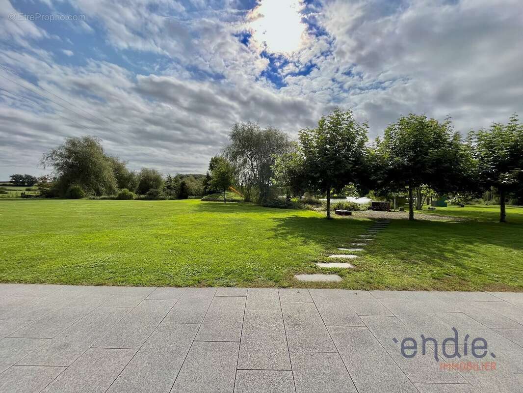 Exclusivité  maison 8 pièces avec piscine et étang à arpenans (70200) - photo 4