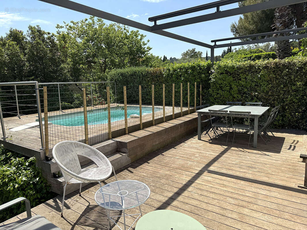 Maison à VILLENEUVE-LES-AVIGNON