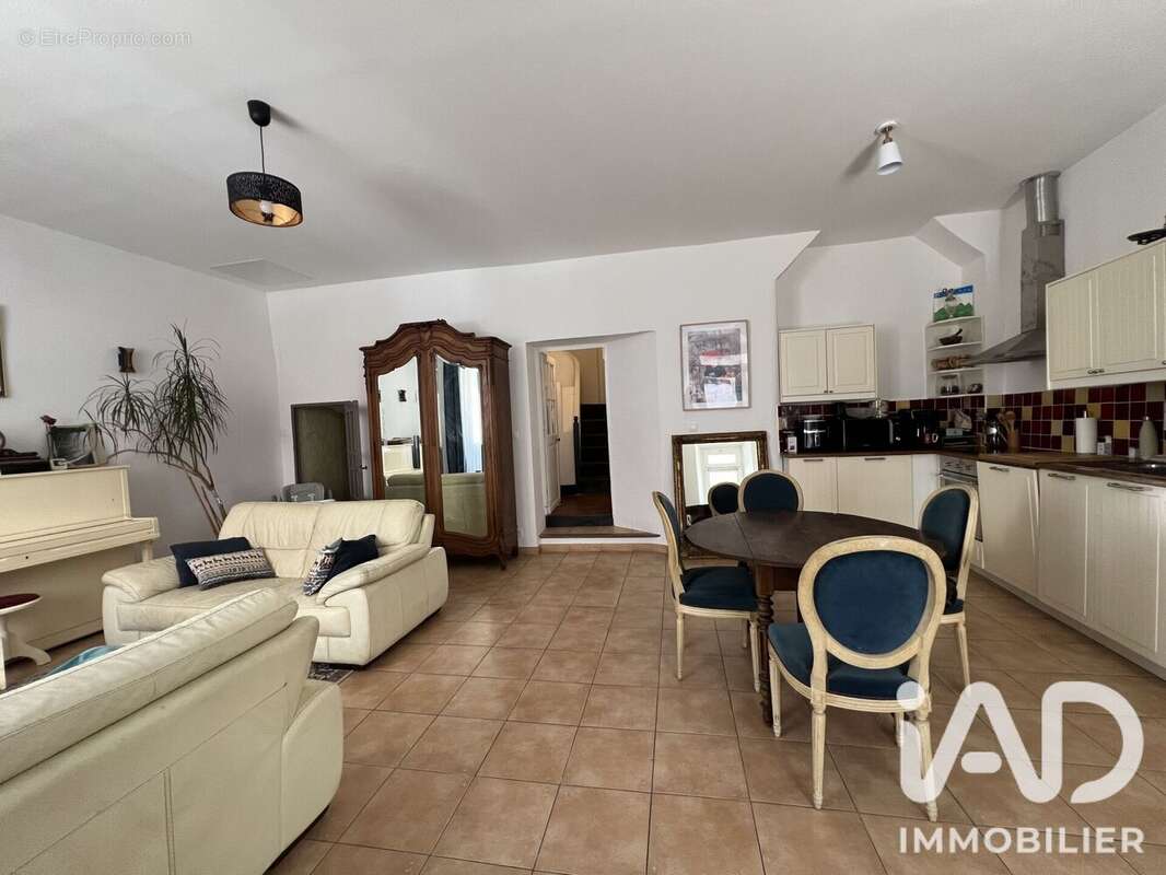Maison 117 m² à Saint-Zacharie  - photo 3