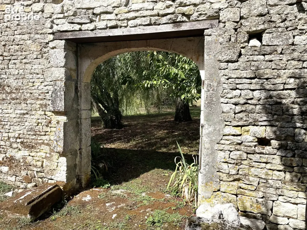 Belle maison charentaise de caractère de 3/4 chambres avec nombreuses dépendances - photo 17