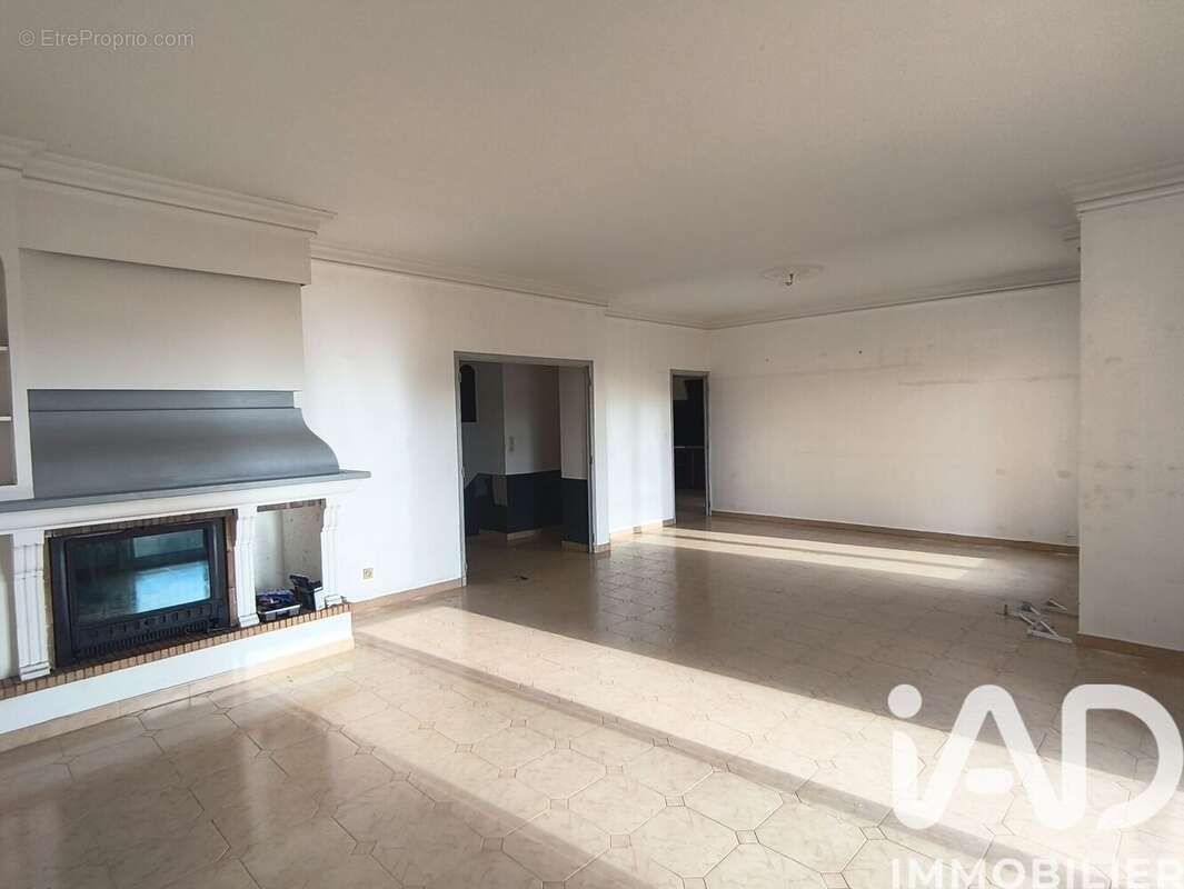 Maison 200 m² à La Seyne-Sur-Mer  - photo 9