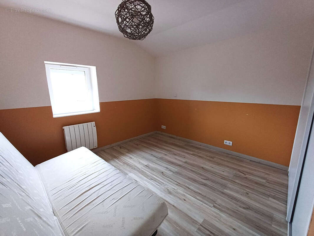 Maison à SAINT-BEAUZIRE