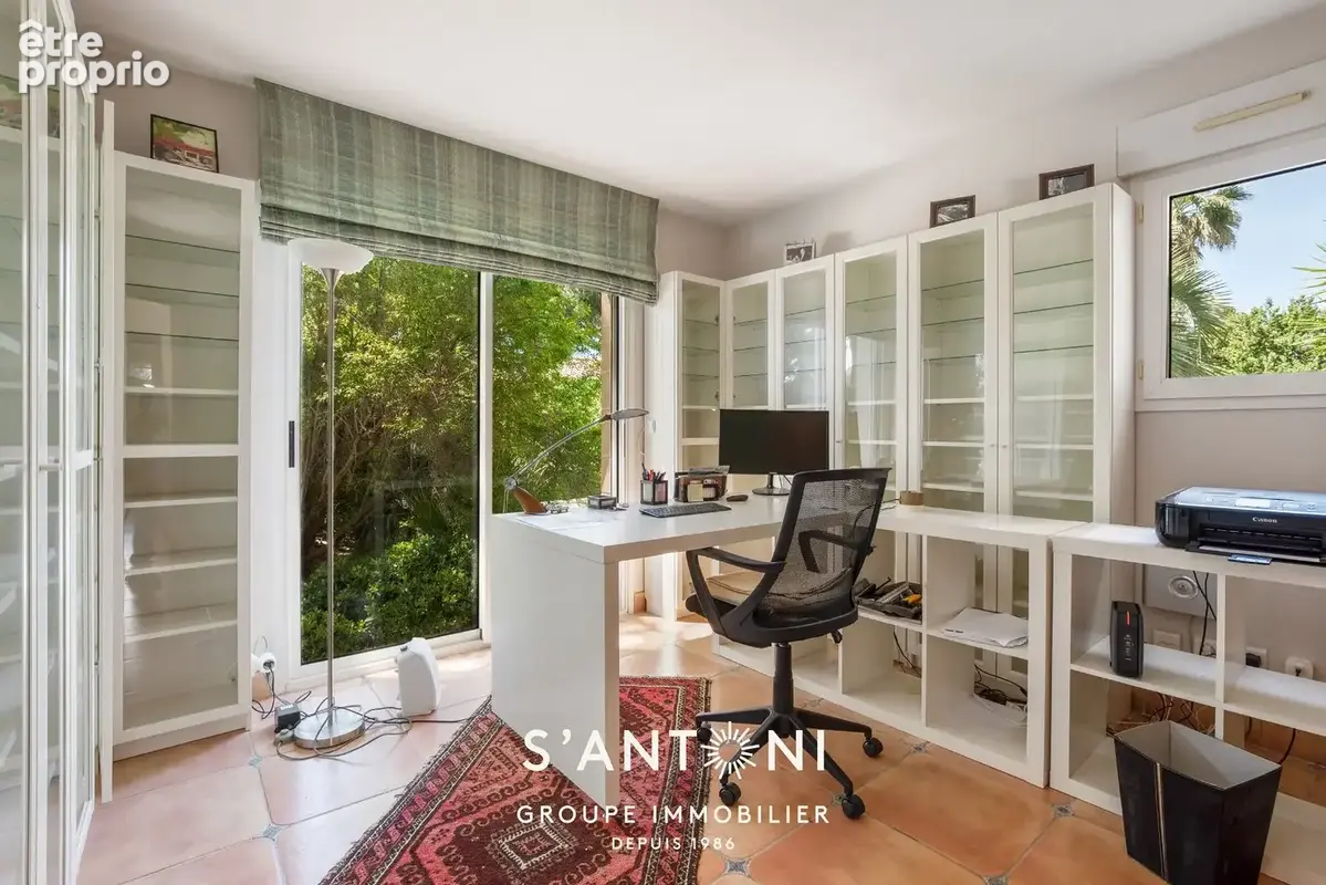 Grau d'Agde propriété d'exception de 203 m² nichée dans un écrin de verdure sur un terrain de 1083 m² m² - photo 9
