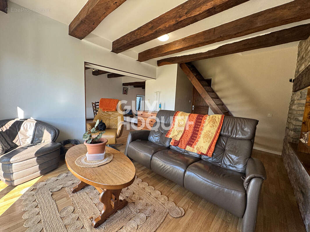 Maison à POUILLEY-FRANCAIS