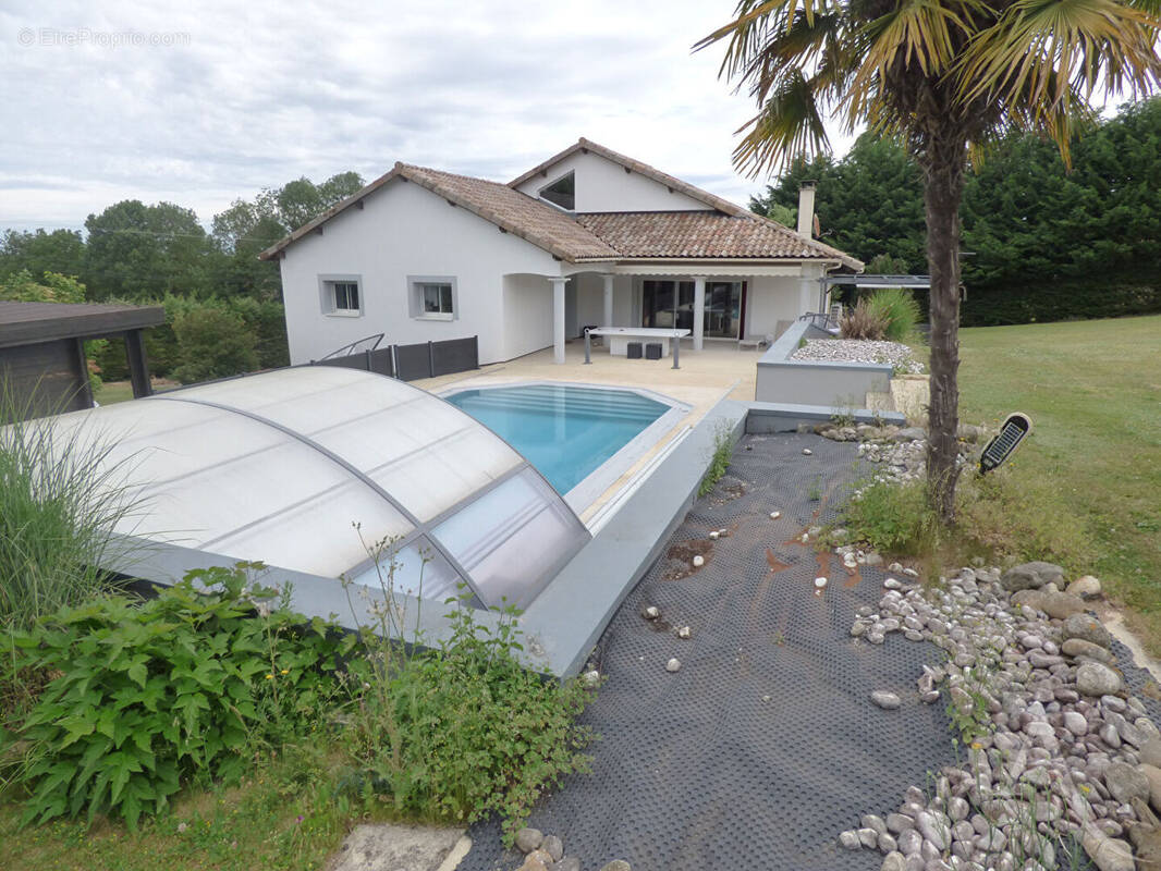 Maison à ECLOSE