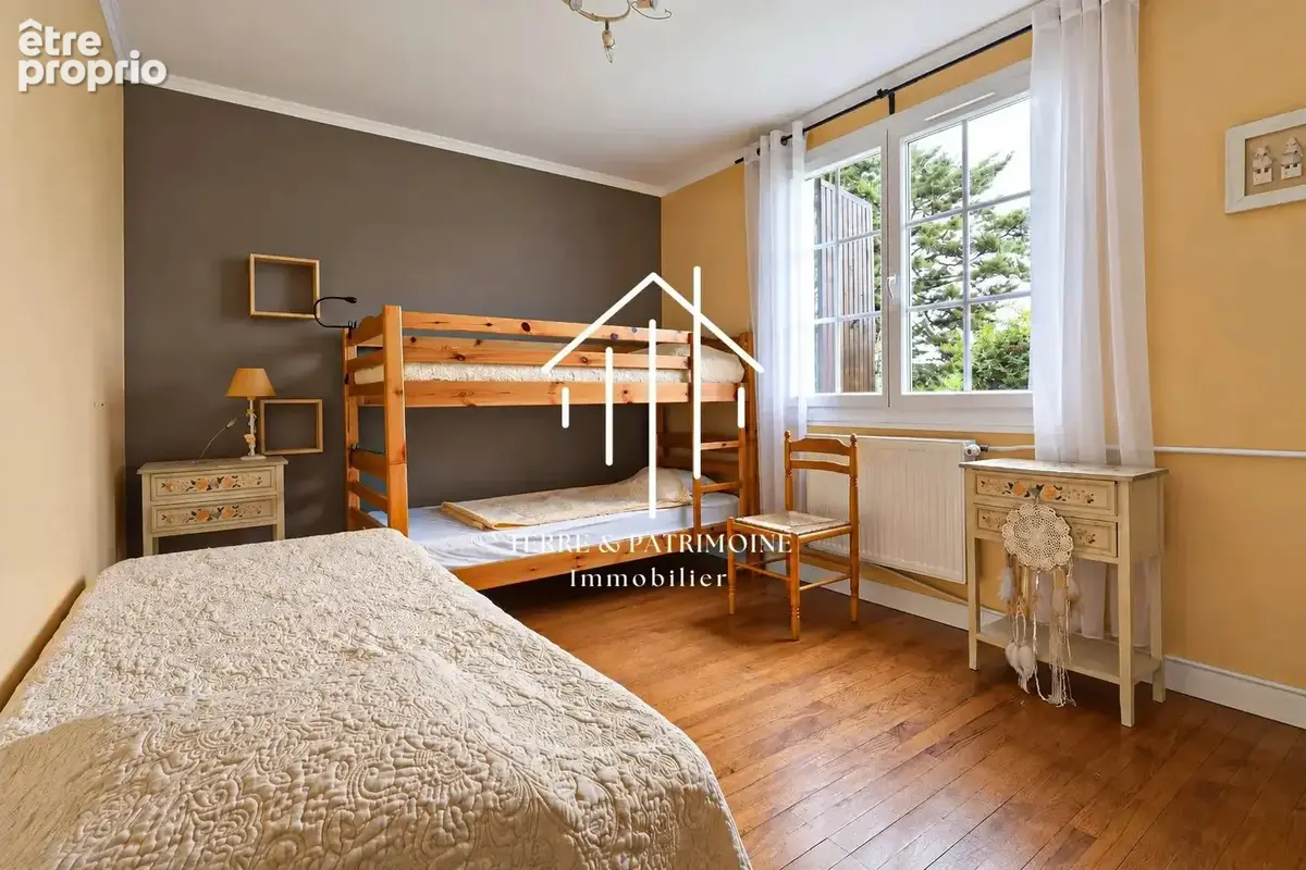 Villa avec piscine et garage. - photo 10