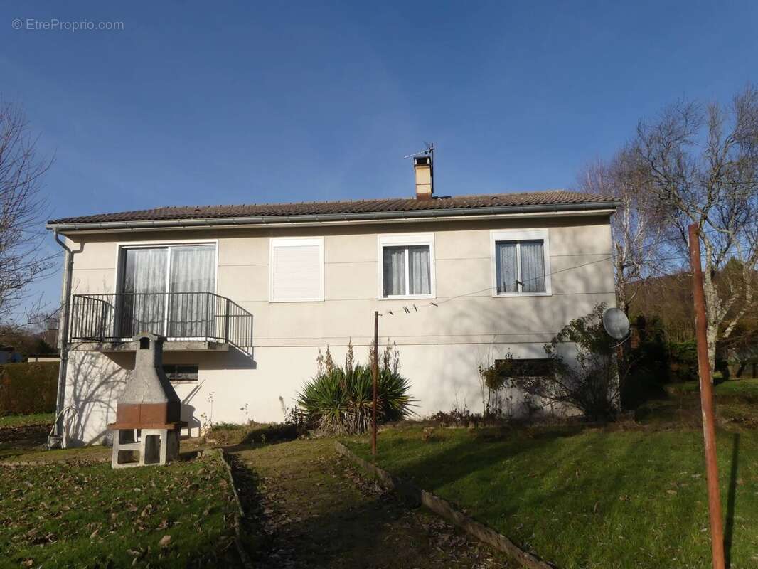 Maison à SAINT-SYMPHORIEN-DE-MARMAGNE