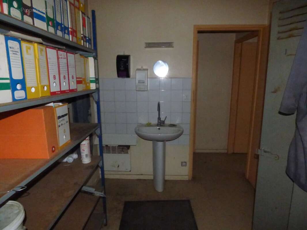 Commerce à MEREVILLE