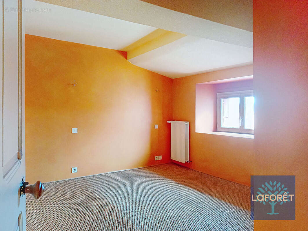 Local commercial +appartement+ 2 places de parking privatives - photo 15