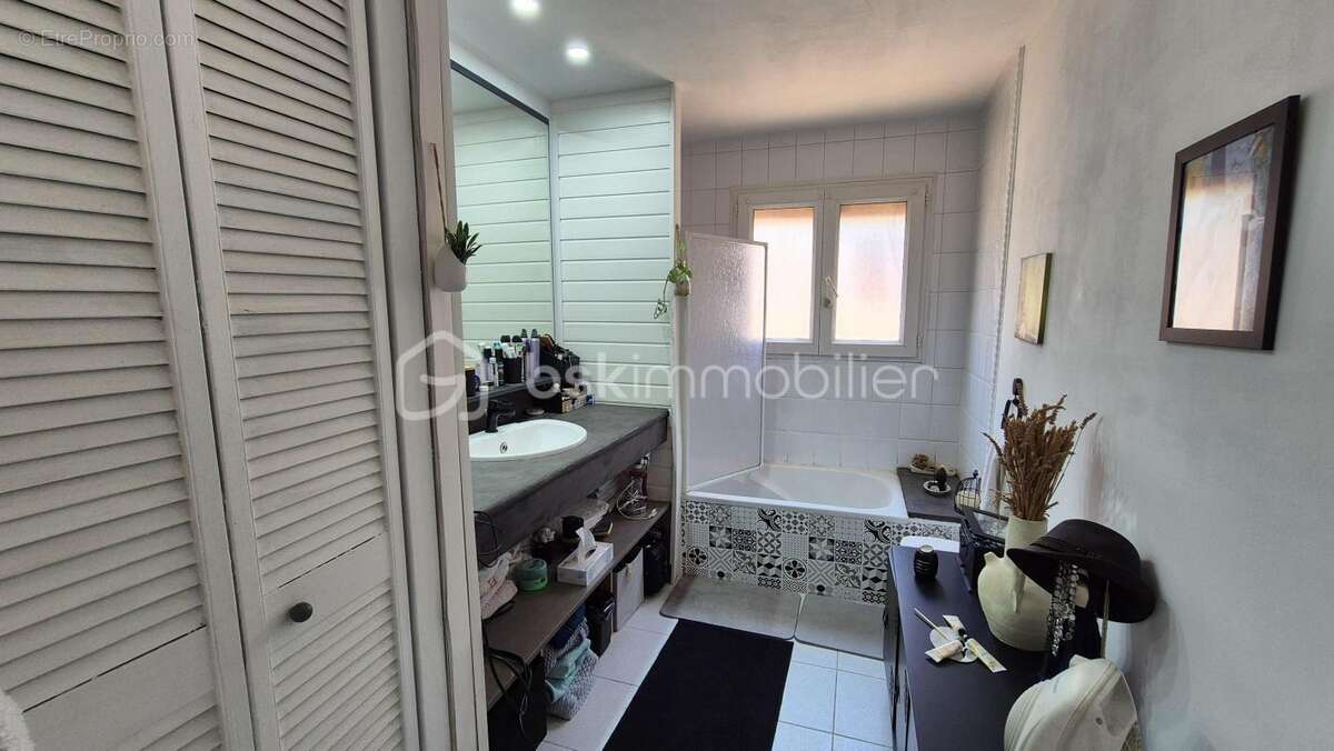 A vendre maison 3 faces de 131m² sur terrain de 336m² a ceret - trois chambres - garage - climatisation reversible - vue sur le  - photo 18