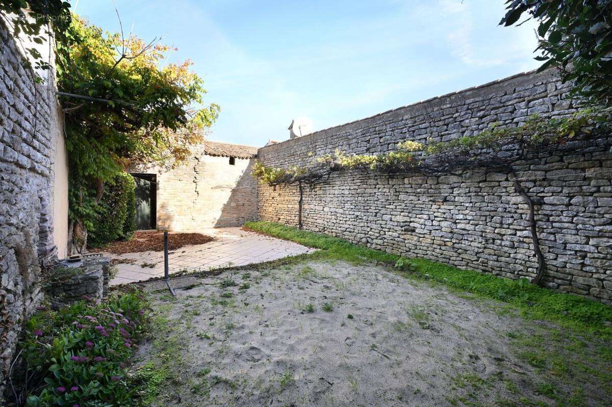 Maison à SAINT-CLEMENT-DES-BALEINES