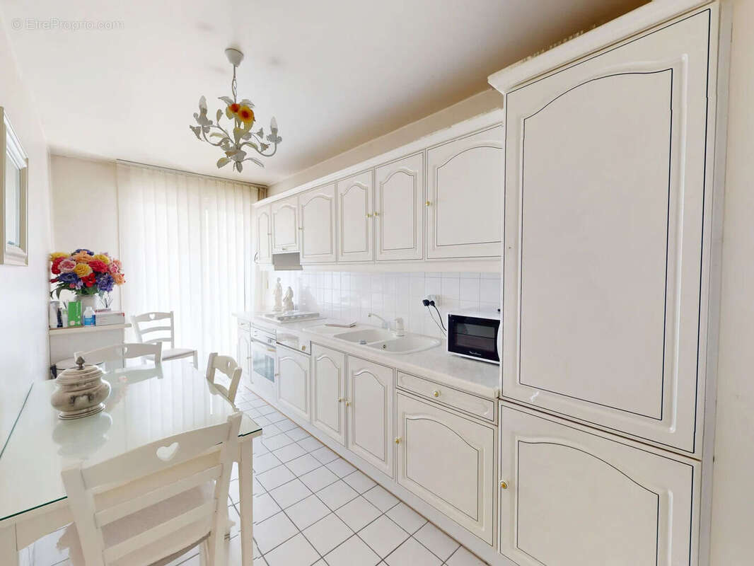 VILLEMOMBLE, Appartement 4 pièces, centre ville - photo 4