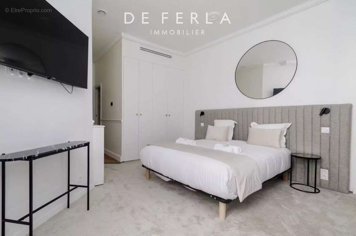 Appartement à PARIS-8E