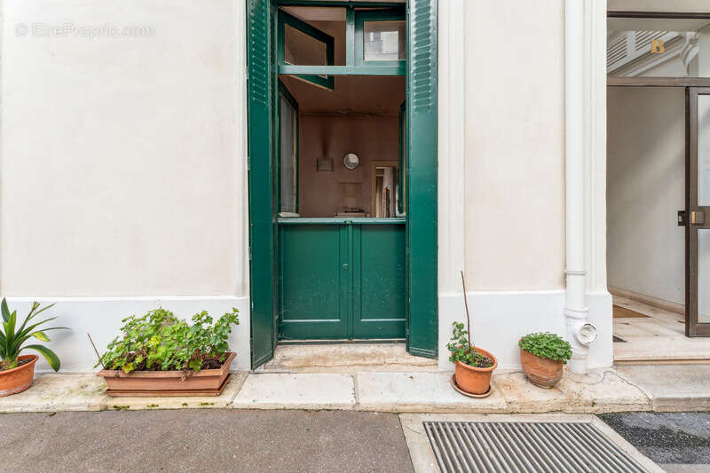 Commerce à PARIS-17E