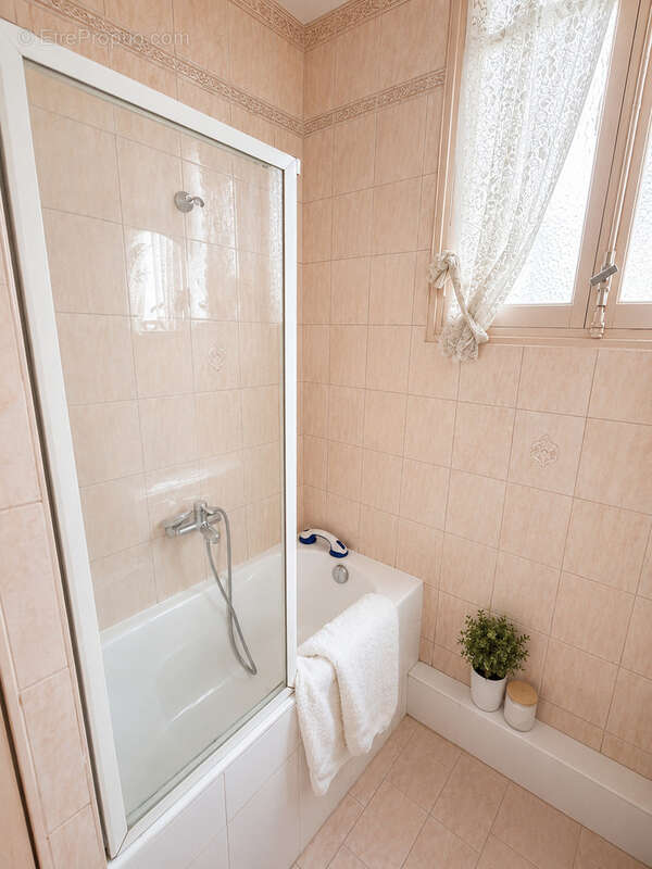 Appartement à MARSEILLE-6E