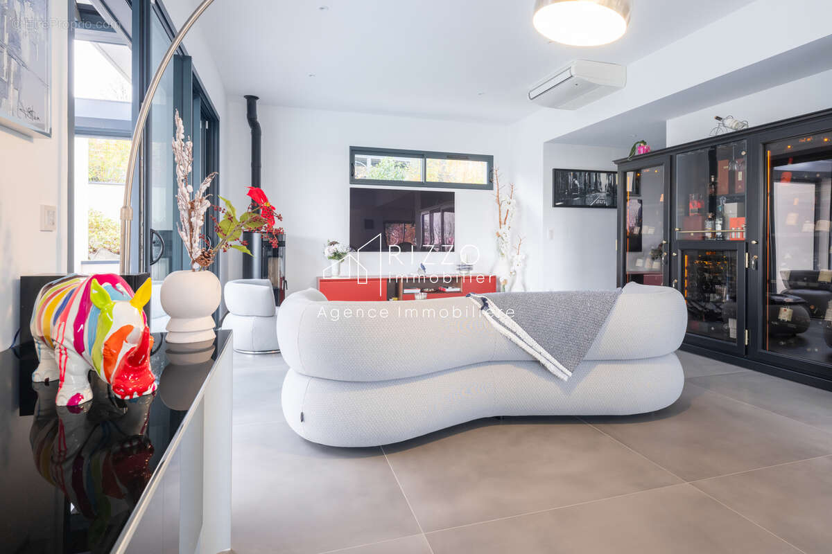 COUP DE COEUR THOIRY - Villa lumineuse avec vue Mont Blanc - photo 8