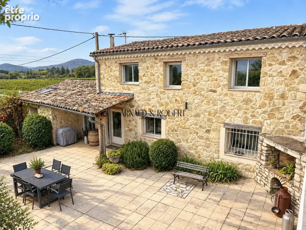 Maison 8 pièces 238 m² à vendre à Sauzet (26740) - photo 3