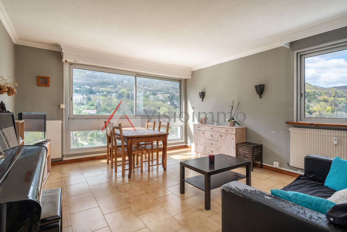 Appartement à SEYSSINET-PARISET