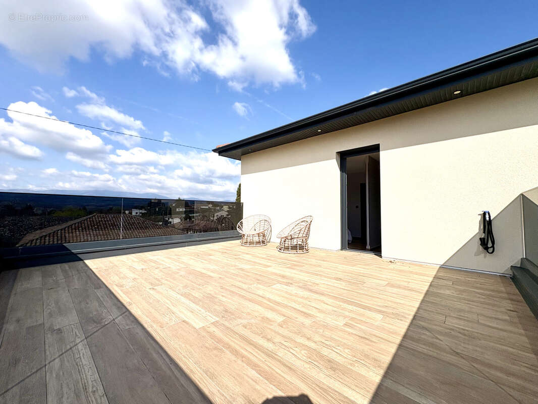 Maison à LE PEAGE-DE-ROUSSILLON