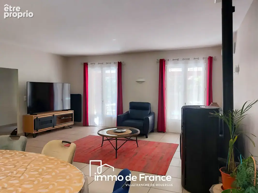 Maison de plain-pied avec piscine sur un terrain de 2 478 m² - photo 5
