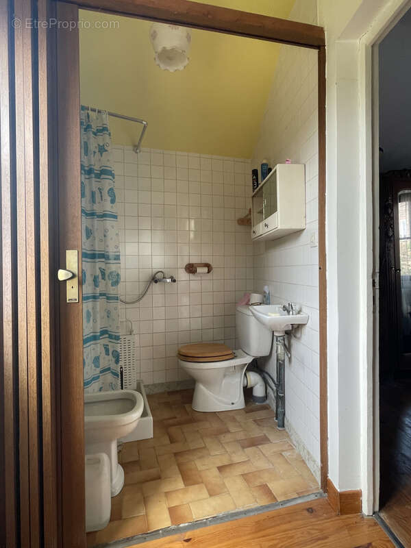 Maison a renover dans le quartier de marissel - photo 7