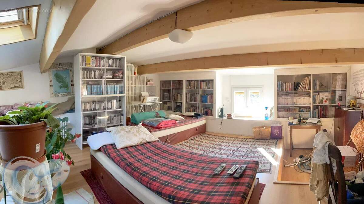 Maison à LES OMERGUES