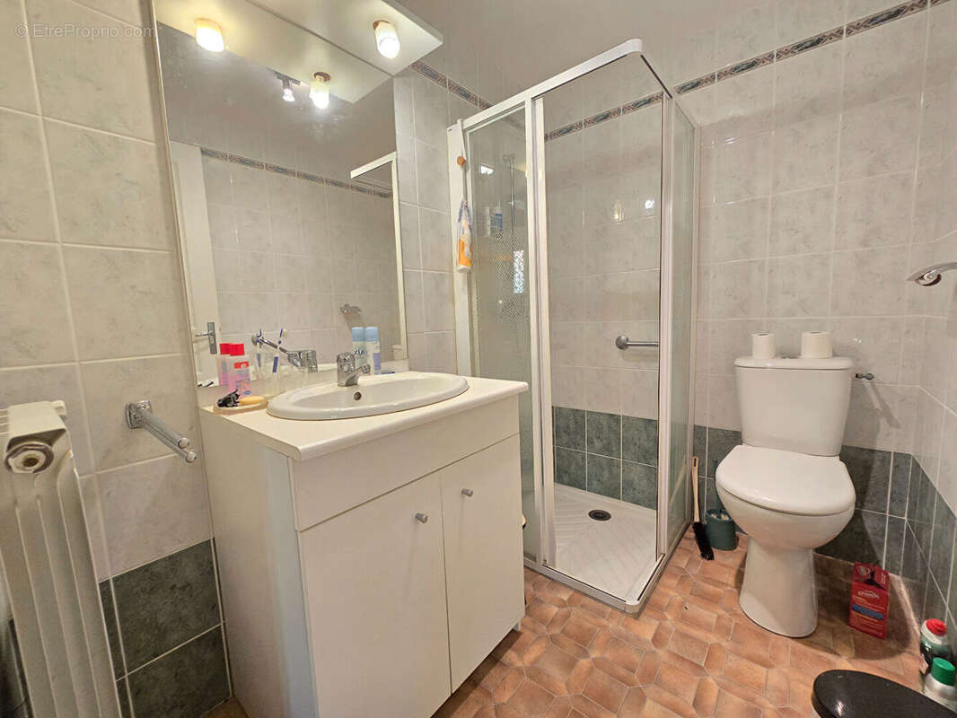 Corps de ferme avec maison, appartement et dépendances - Durenque - photo 10