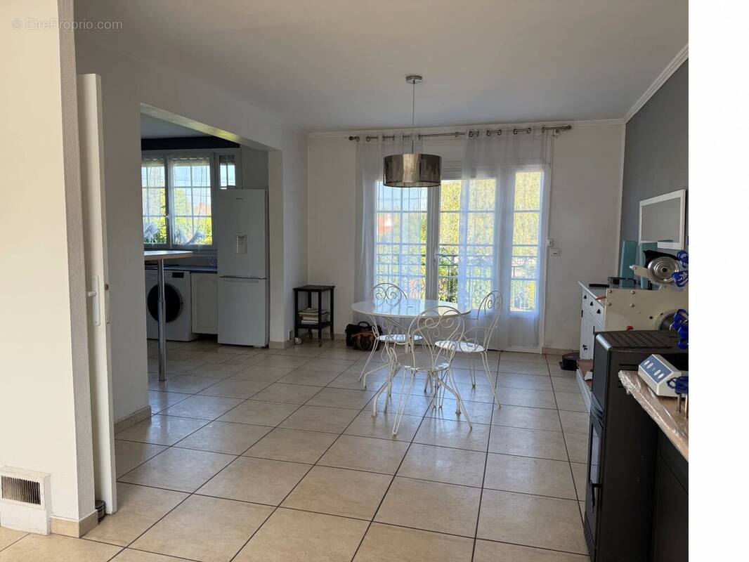 Maison à ONCY-SUR-ECOLE