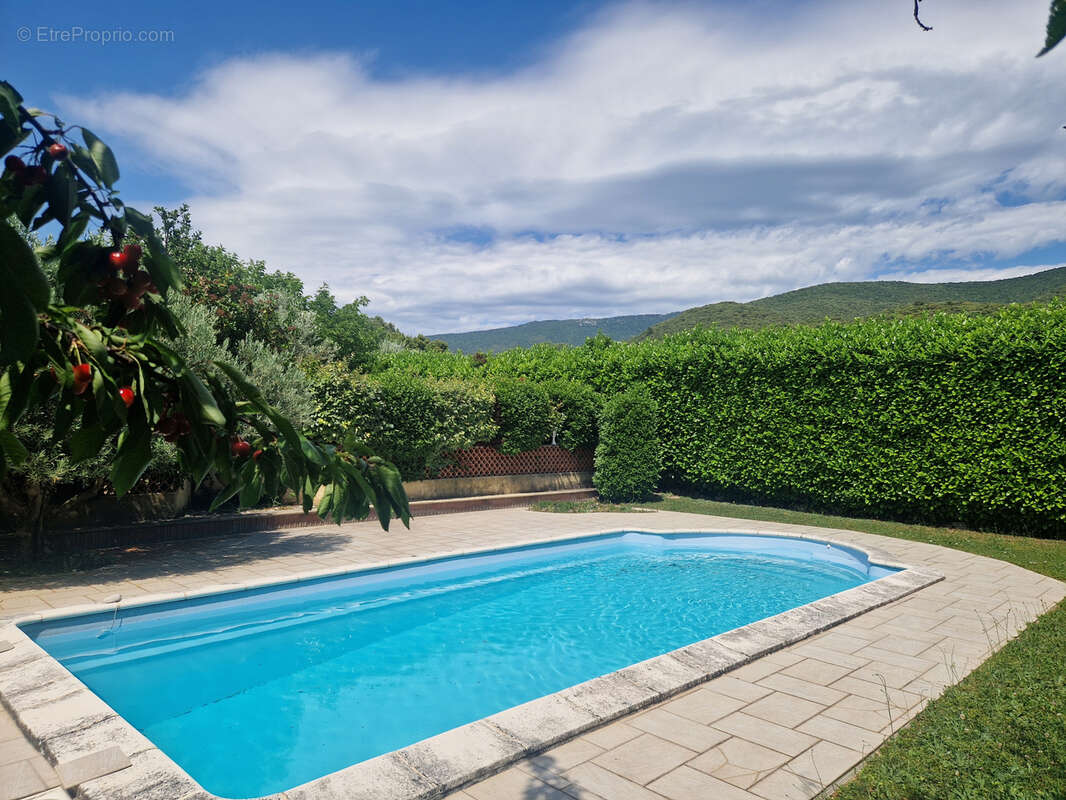 Villa hors lotissement, au calme. - photo 10