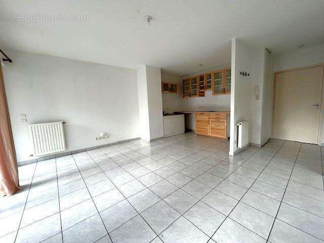   - Appartement à VILLEURBANNE