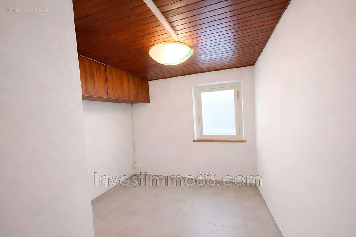 Appartement à MARSEILLE-1E